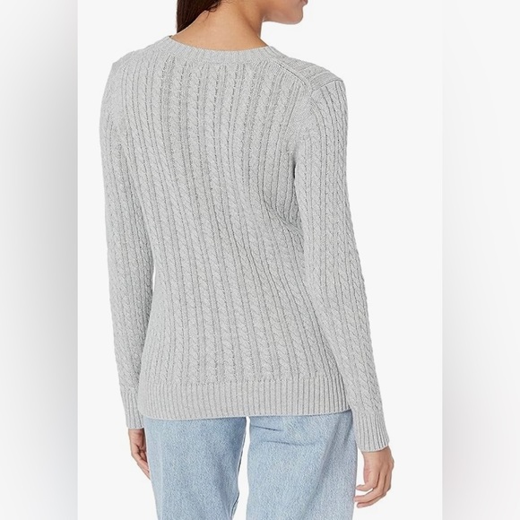 Women’s Gray Cable-knit Sweater - Picture 3 of 5
